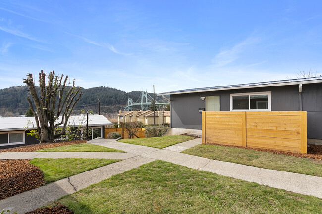 Bridge Park in Portland, OR - Foto de edificio - Building Photo