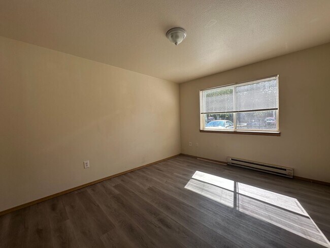 142 SE 160th Ave in Portland, OR - Building Photo - Building Photo