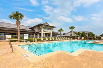 The Green at Plum Creek in Kyle, TX - Foto de edificio - Building Photo