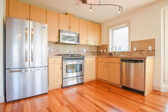 319 Summit Ave E in Seattle, WA - Building Photo - Building Photo