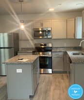 2433 Harrison Dr in Burlington, NC - Building Photo