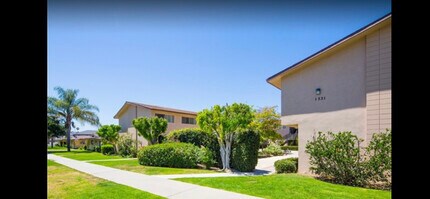 Canyon Edge Townhomes in Azusa, CA - Foto de edificio - Building Photo