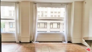 215 W 7th St in Los Angeles, CA - Building Photo - Building Photo