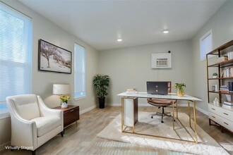 2707 S Millbend Dr in The Woodlands, TX - Foto de edificio - Building Photo