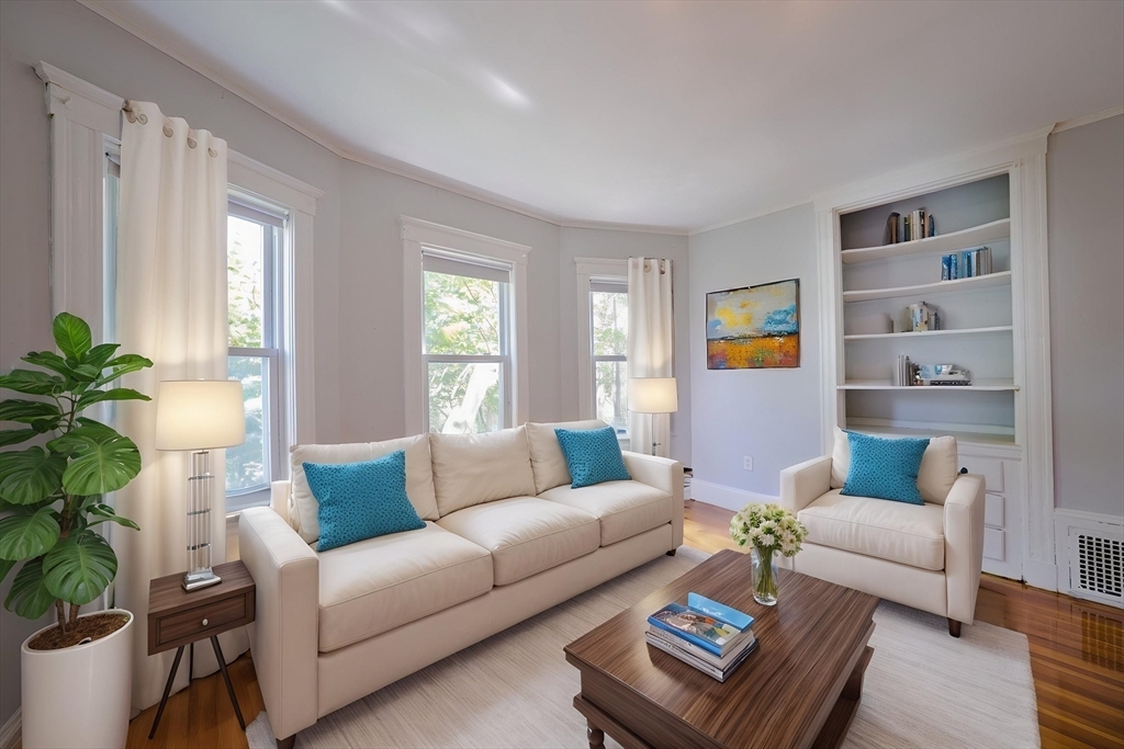 15 Faulkner St in Boston, MA - Building Photo