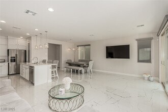 11297 Gravitation Dr in Las Vegas, NV - Building Photo - Building Photo