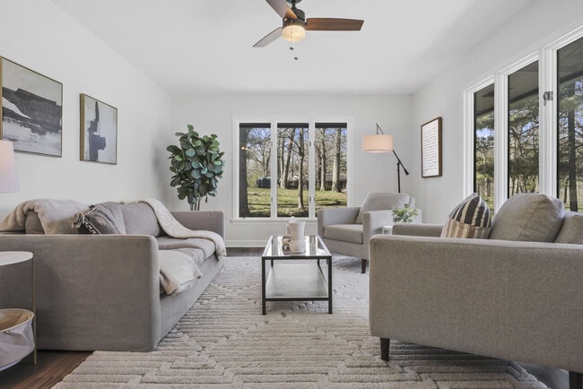 5488 Fernwood Ln in Loves Park, IL - Building Photo - Building Photo