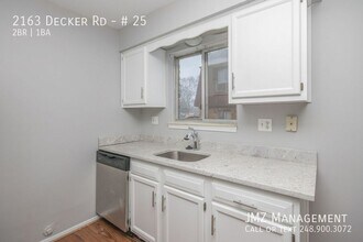2163 Decker Rd in Walled Lake, MI - Building Photo - Building Photo