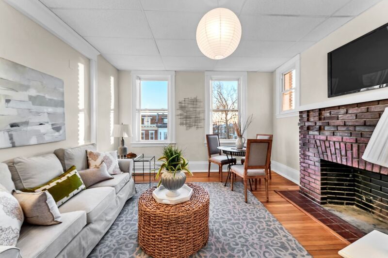 300 E 30th St in Baltimore, MD - Foto de edificio