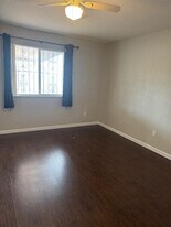 7556 NW 173rd St in Hialeah, FL - Building Photo