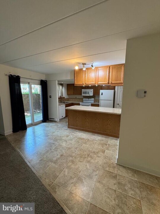 300 Winding Way in Downingtown, PA - Building Photo