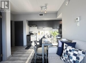 275 Larch St in Waterloo, ON - Building Photo - Building Photo