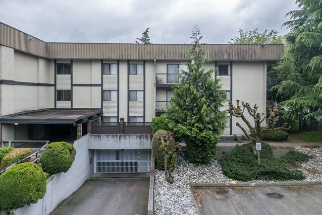 Mountainview apartments in Abbotsford, BC - Building Photo - Building Photo