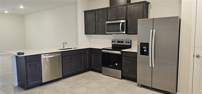 3079 Emerald Acrs Ln in Sanford, FL - Foto de edificio - Building Photo