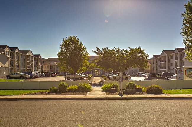 VINTAGE AT RICHLAND in Richland, WA - Building Photo - Building Photo