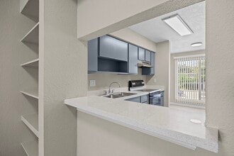 9616 Long Point Rd in Houston, TX - Building Photo - Building Photo