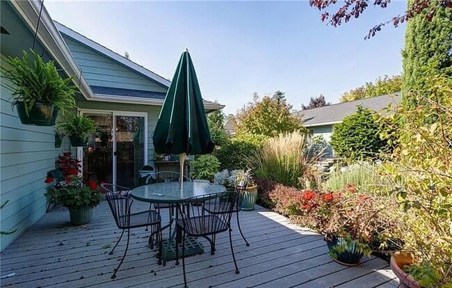 2827-2827 Nevada St in Bellingham, WA - Building Photo - Building Photo