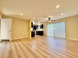 14544 Burbank Blvd in Los Angeles, CA - Building Photo