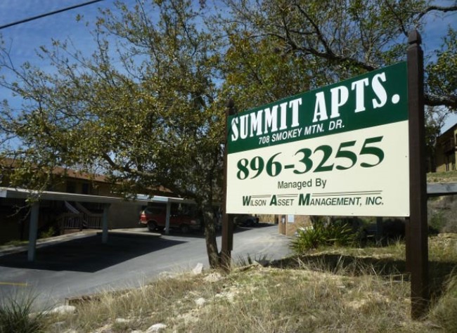 Summit Apartments in Kerrville, TX - Foto de edificio - Building Photo