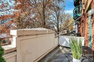 115 E Park Ave in Charlotte, NC - Foto de edificio - Building Photo