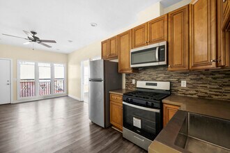 1050 57th St in Los Angeles, CA - Building Photo - Building Photo