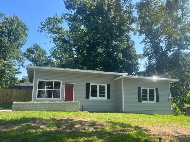 property at 4220 Hampton Ln