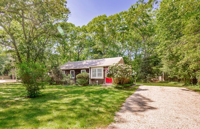 47 Schellinger Rd in Amagansett, NY - Building Photo - Building Photo