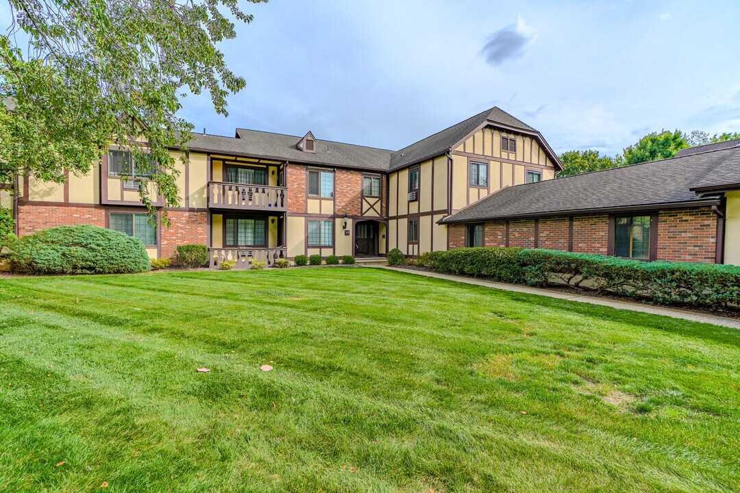 19E Kensington Rd, Unit E in Chatham, NJ - Foto de edificio