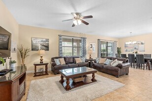 1476 Moon Valley Dr in Four Corners, FL - Building Photo