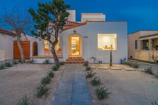 2934 Somerset Dr, Unit Quarter in Los Angeles, CA - Building Photo