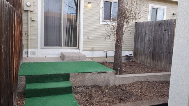 7925 Lexington Park Dr in Colorado Springs, CO - Building Photo - Building Photo