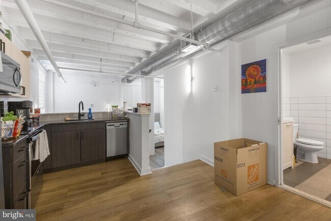 property at 109 W Wildey St