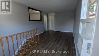 24 Hodgins Ave in Georgina, ON - Building Photo - Building Photo