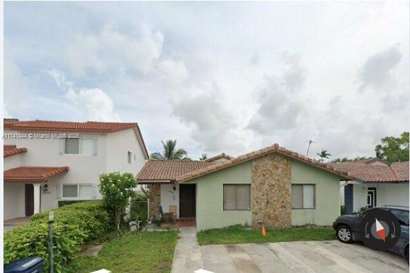 10606 SW 69th Terrace in Miami, FL - Building Photo