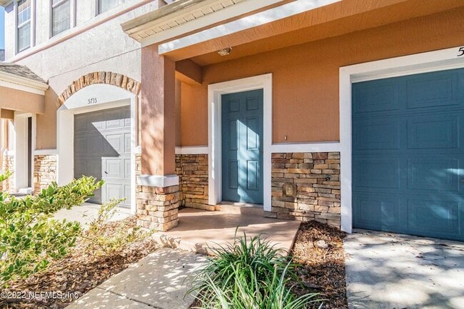 5737 Parkstone Crossing Dr in Jacksonville, FL - Building Photo - Building Photo