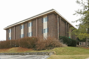 208 Lakeshore Dr Apartments