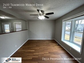 2400 Teakwood Manor Dr in Florissant, MO - Building Photo - Building Photo