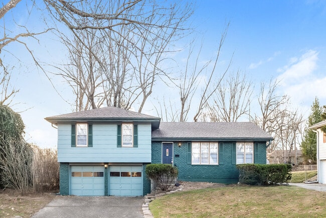 property at 608 SW Merritt St