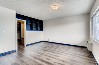 4600 University Center Dr in Las Vegas, NV - Building Photo - Building Photo