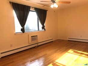 60 Plainfield Ave in West Haven, CT - Building Photo - Building Photo
