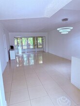 8351 Sands Point Blvd in Tamarac, FL - Building Photo - Building Photo