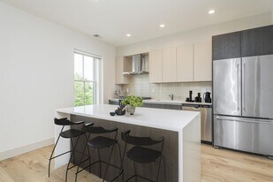 178 Saint Alphonsus St, Unit 3 in Boston, MA - Building Photo