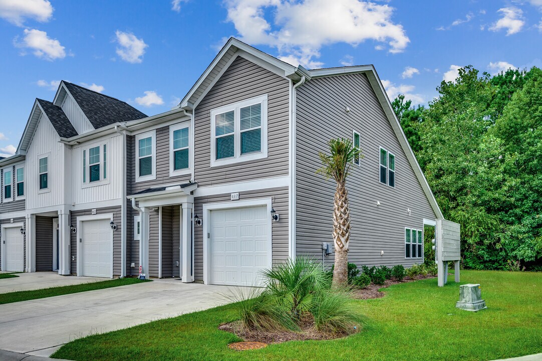 487 Waterend Dr in Little River, SC - Building Photo