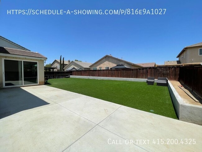 30080 Pine Needle Rd in Romoland, CA - Building Photo - Building Photo