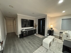 14814 Hartland St in Los Angeles, CA - Building Photo - Building Photo