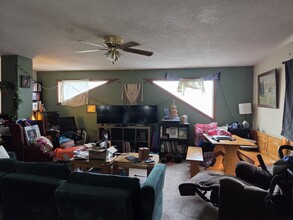 87 Beach Rd, Unit 87E in Halfmoon, NY - Foto de edificio - Building Photo