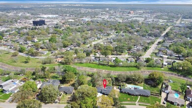 1801 Oaks Dr in Pasadena, TX - Building Photo - Building Photo