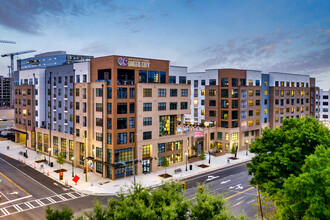 The Crown of Queen City in Charlotte, NC - Building Photo - Building Photo