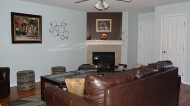 806 Cobblefield Rd in Champaign, IL - Building Photo - Building Photo