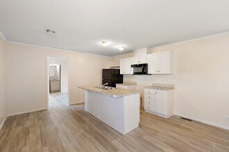 4418 E Daisy Ln in Traverse City, MI - Building Photo - Building Photo